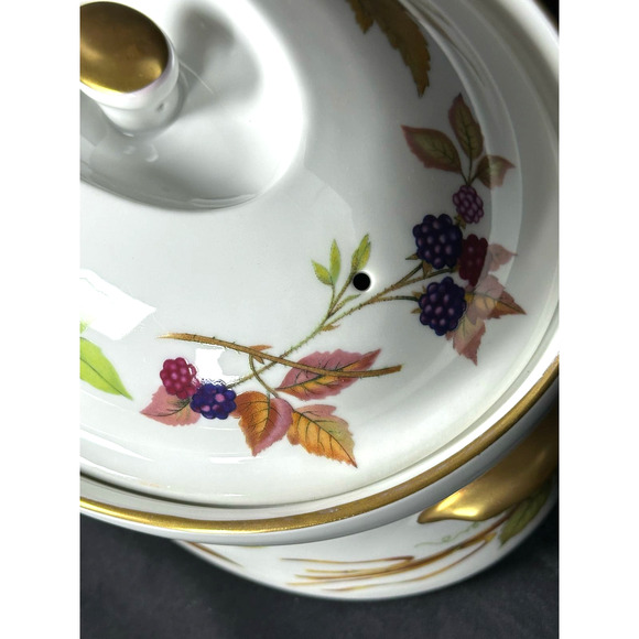 Royal Worcester EVESHAM Gold 2.5 QT Casserole with Lid England Vintage Retired - Picture 8 of 16
